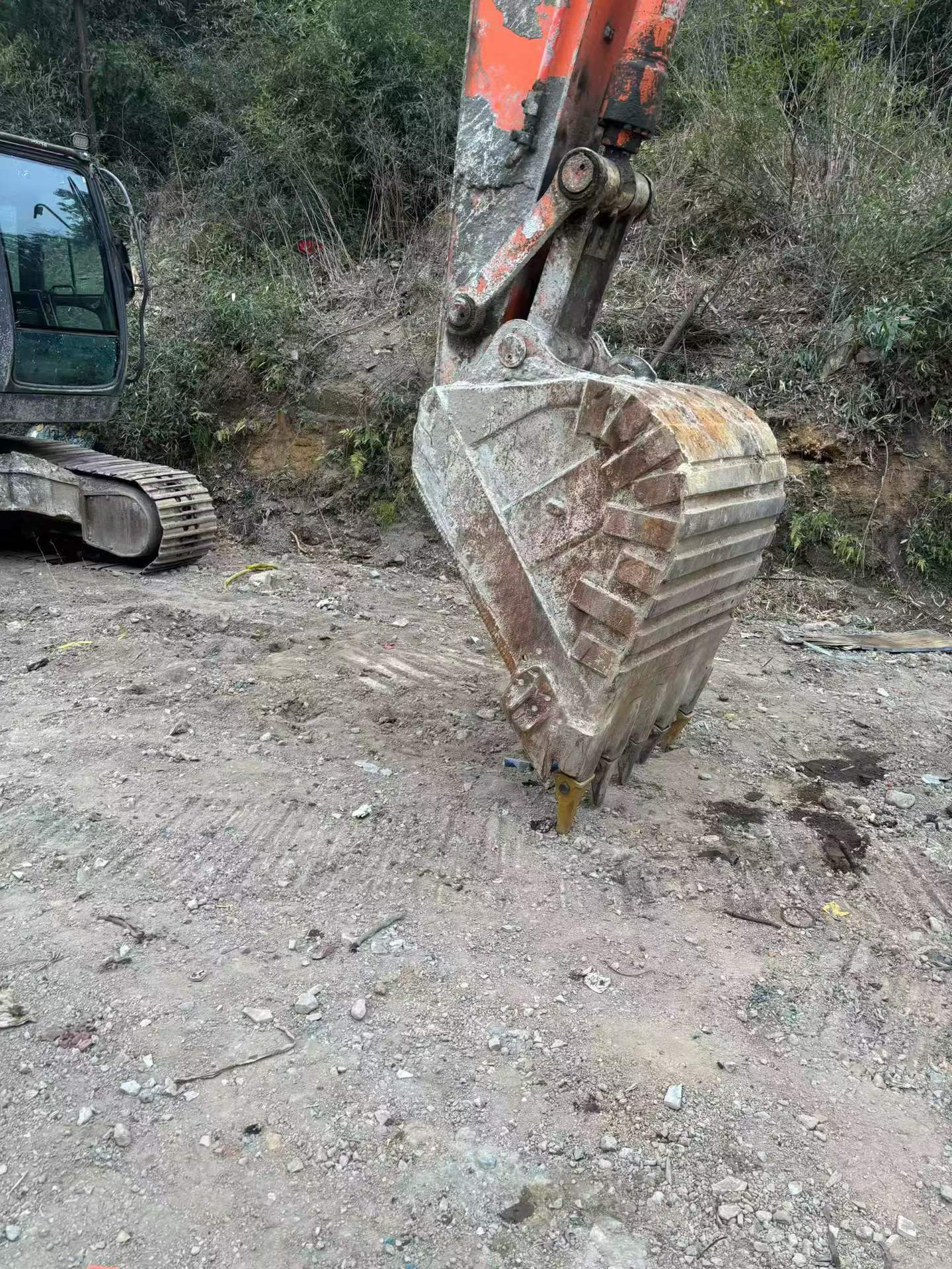 Buy Hitachi ZX240-3G Used Excavator / 3