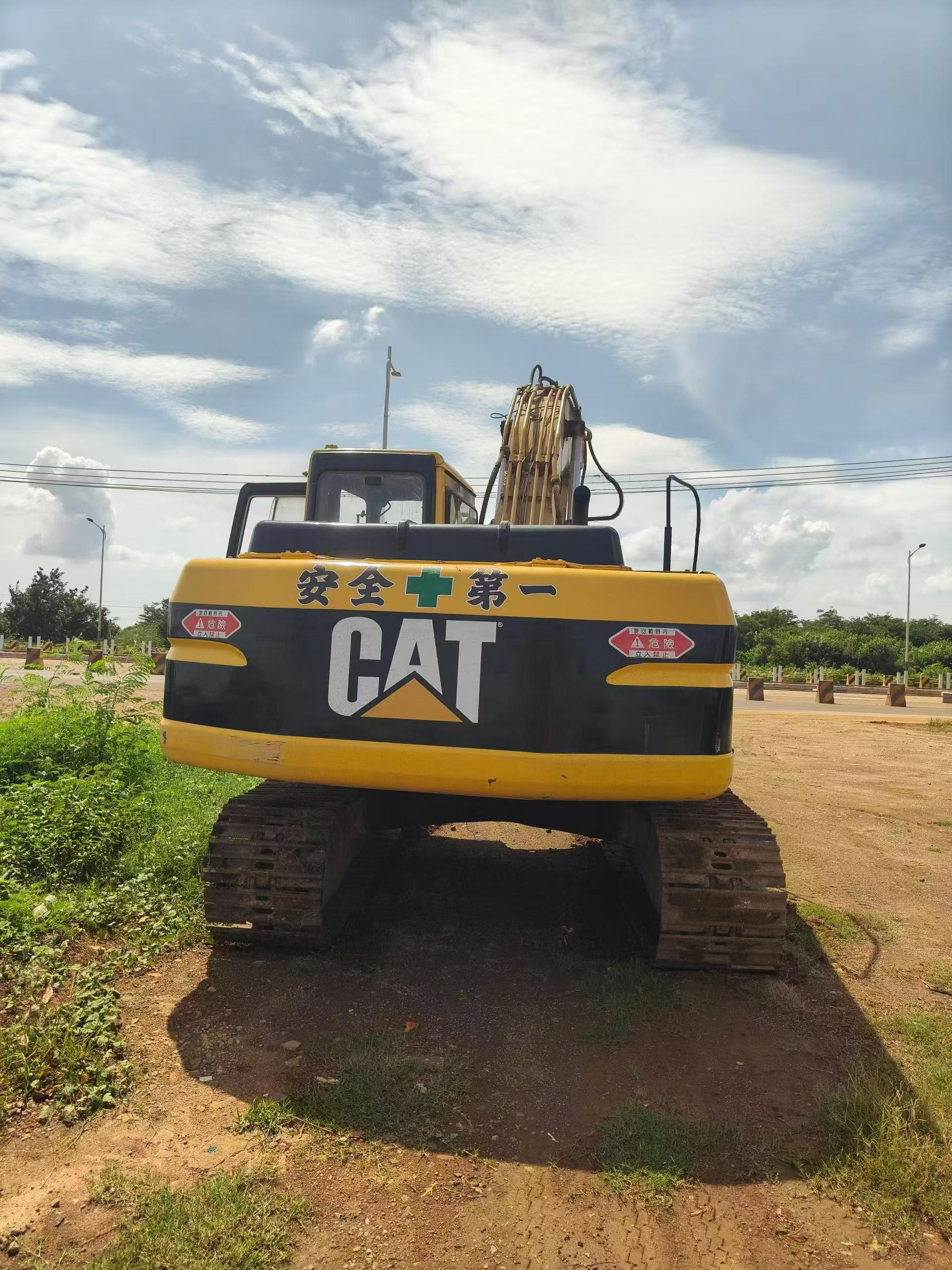 Buy Caterpillar 320B Used Excavator / 2
