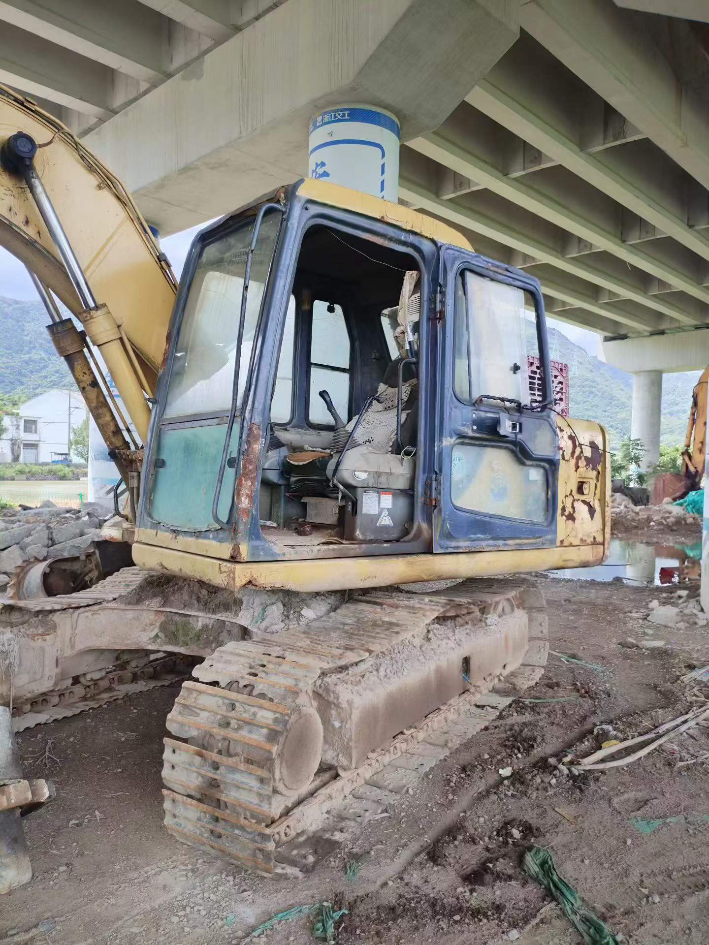 Buy Komatsu PC100 Used Excavator / 6