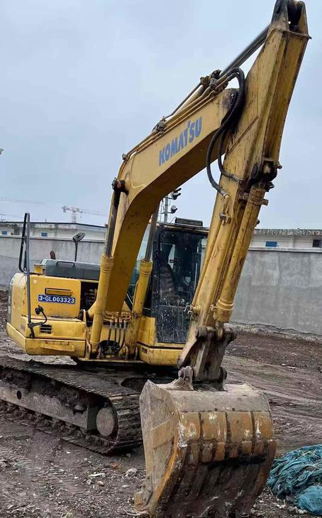 Buy Komatsu PC130-8 Used Excavator / 1