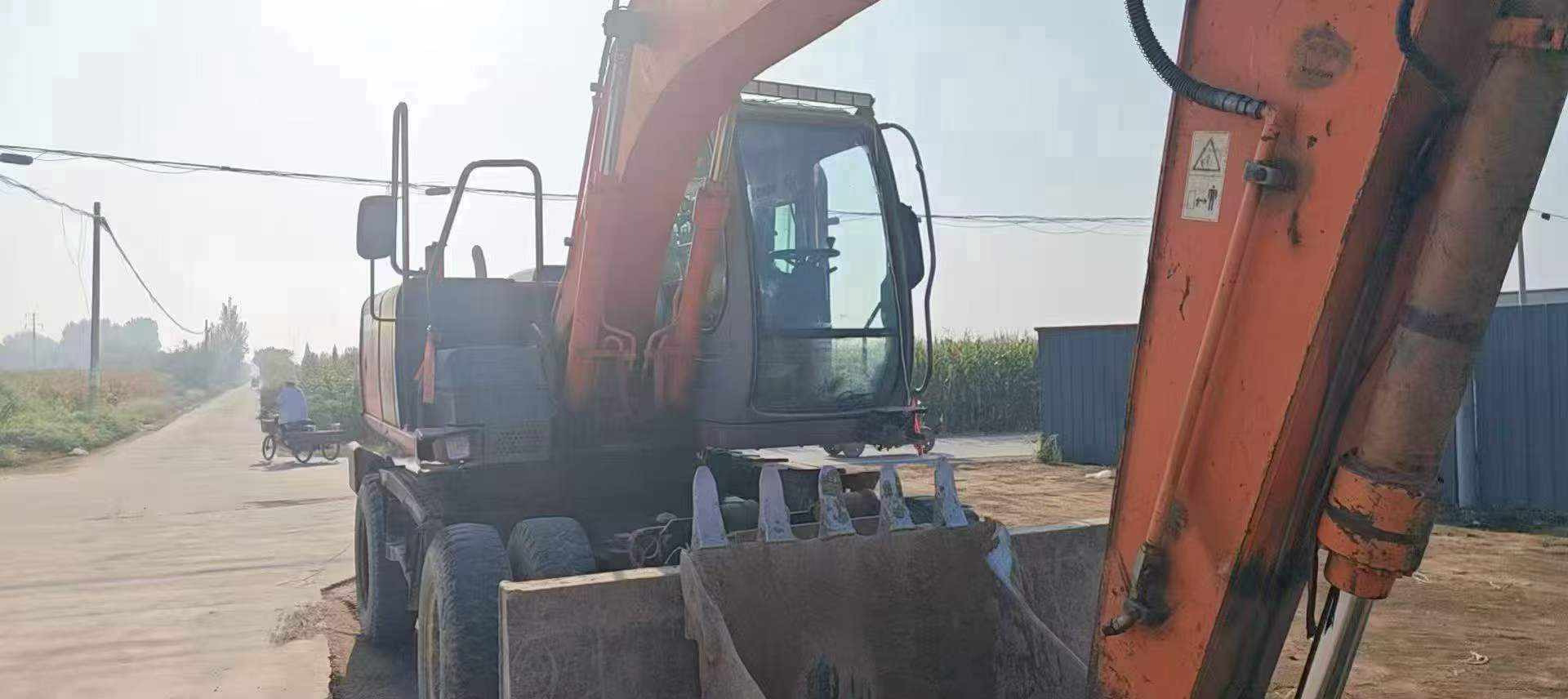 Buy Hitachi EX130H-5 Used Excavator / 5