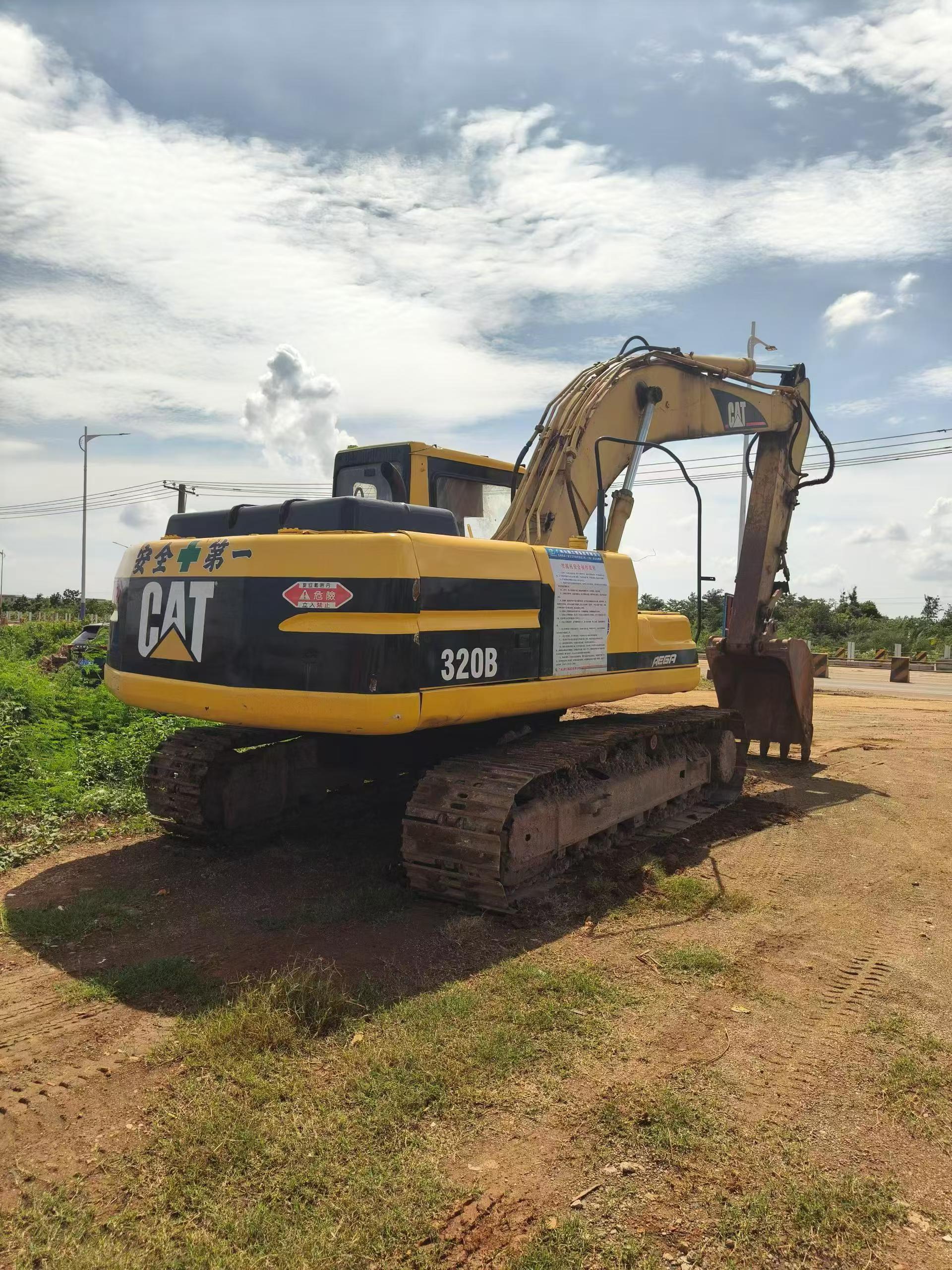 Buy Caterpillar 320B Used Excavator / 3