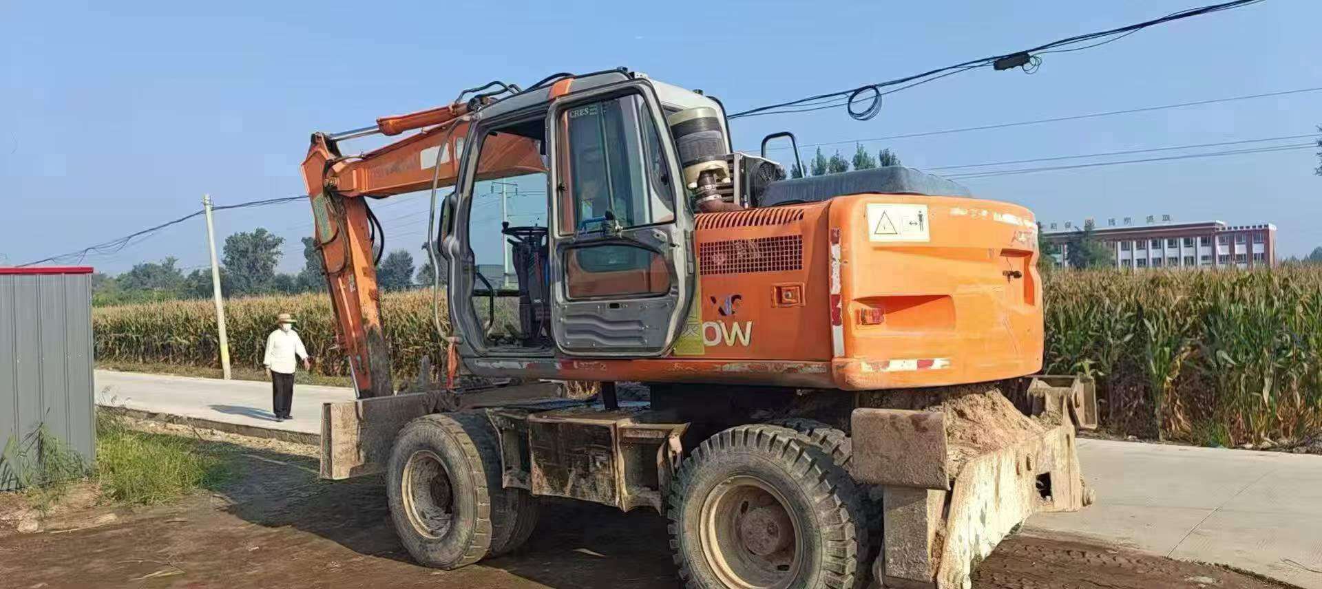 Buy Hitachi EX130H-5 Used Excavator / 4