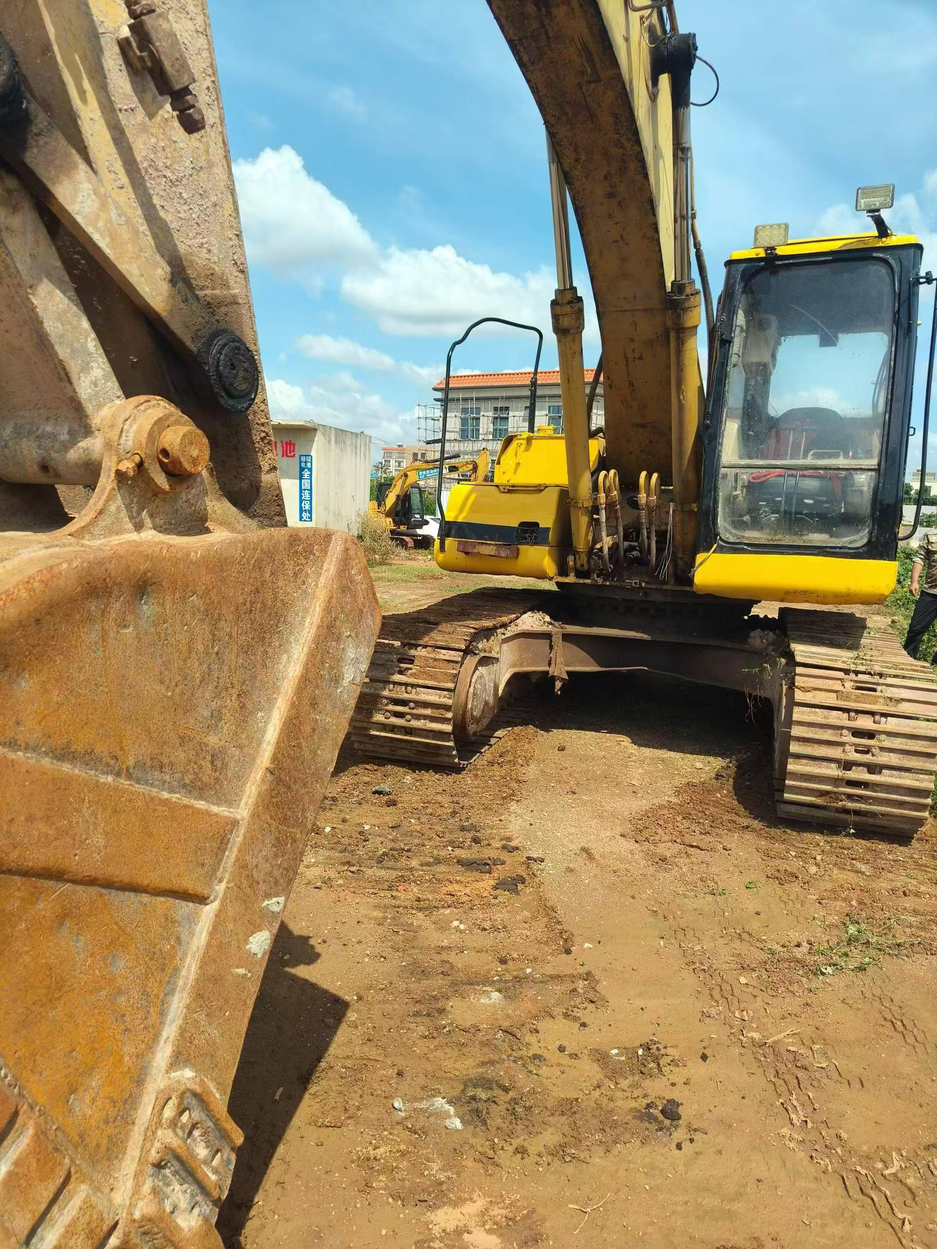 Buy Caterpillar 320B Used Excavator / 5