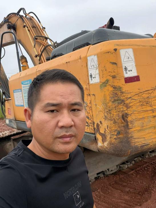 Buy Hyundai R215-7C Used Excavator / 1