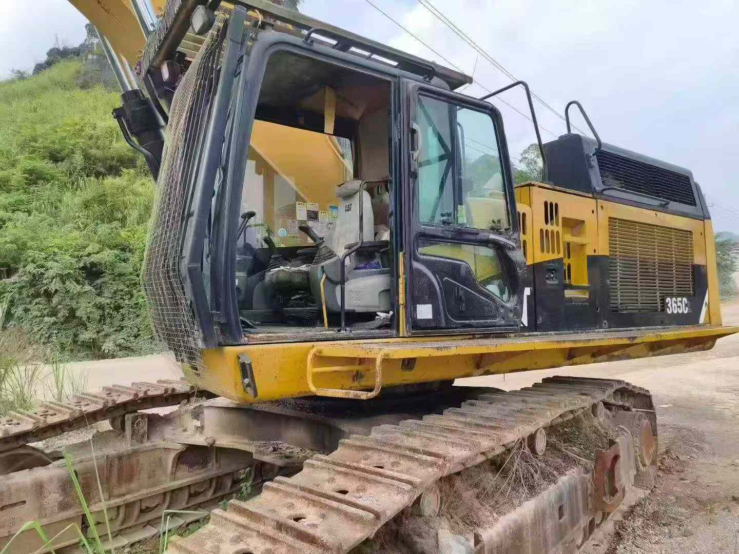 Buy Caterpillar 365C Used Excavator / 3
