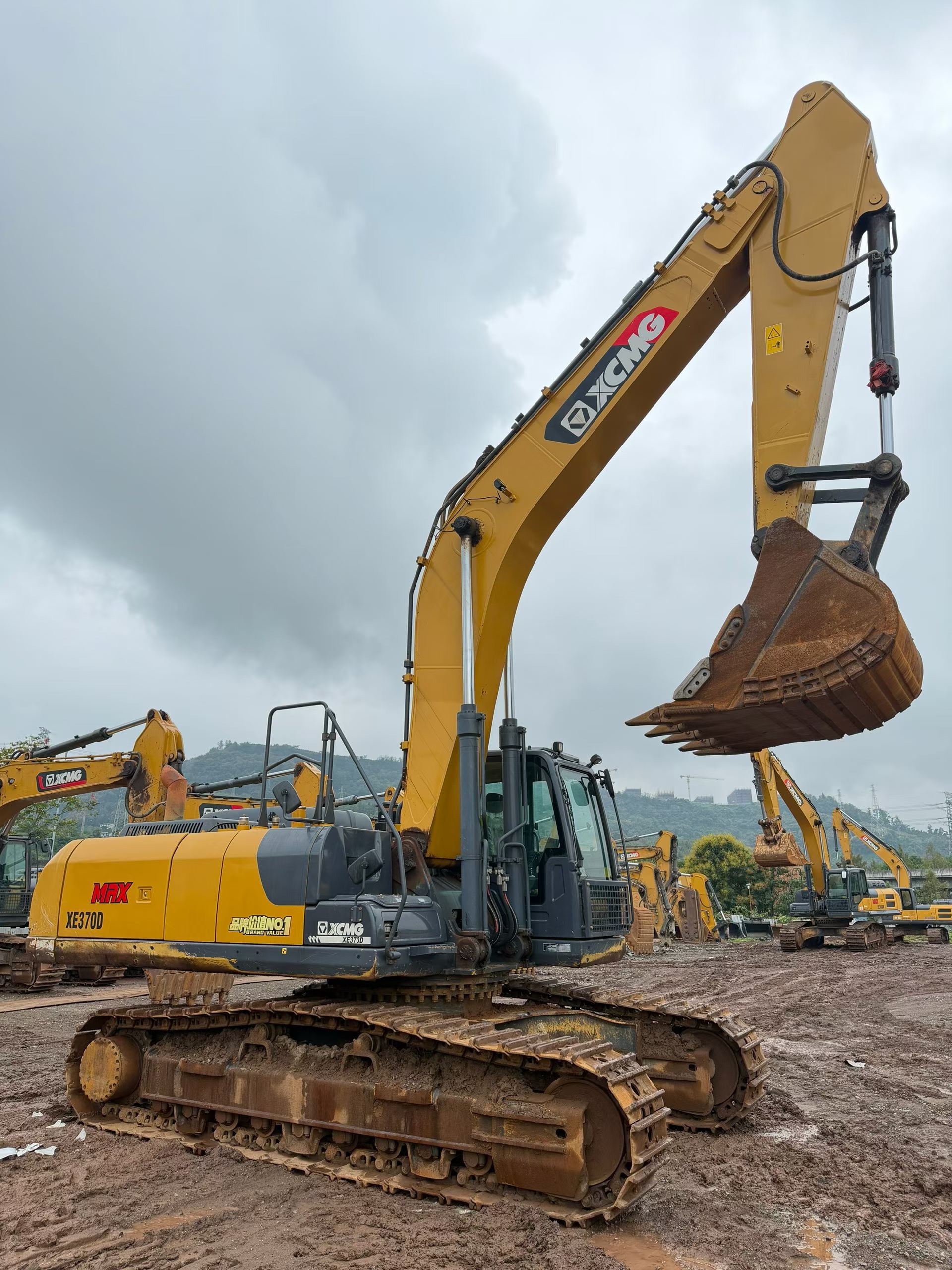 Buy XCMG XE370D Used Excavator / 6