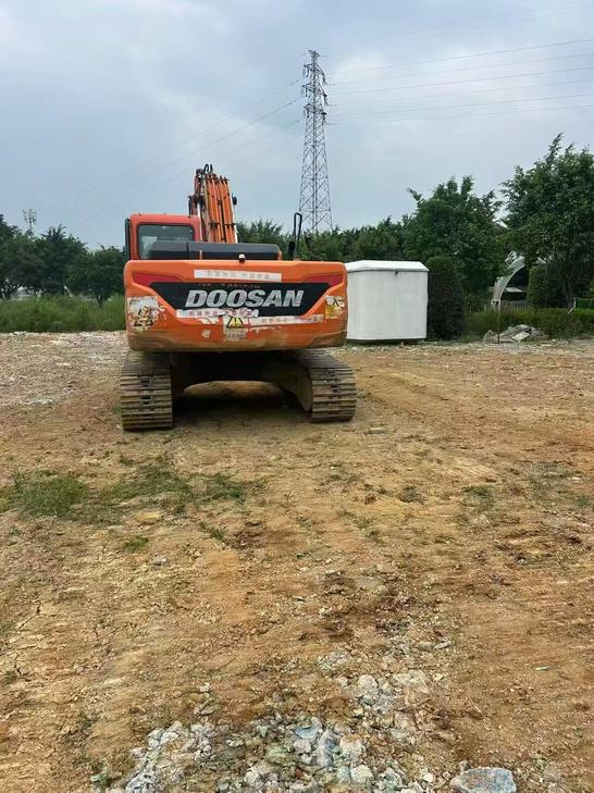 Buy Doosan DH220 Used Excavator / 1