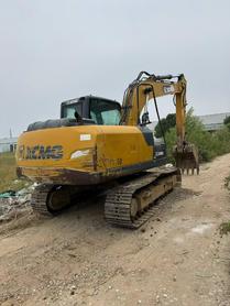 Buy XCMG XE135B Used Excavator / 4 Buy XCMG XE135B Used Excavator / 4
