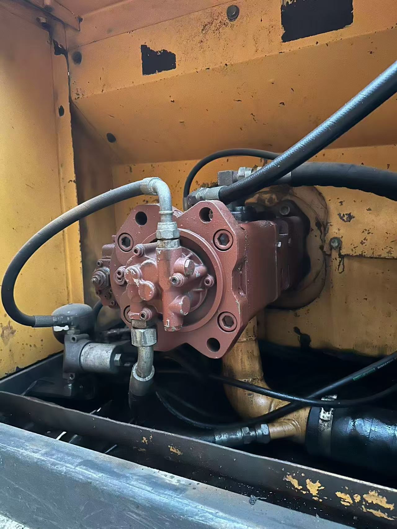 Buy Hyundai R215-7 Used Excavator / 4