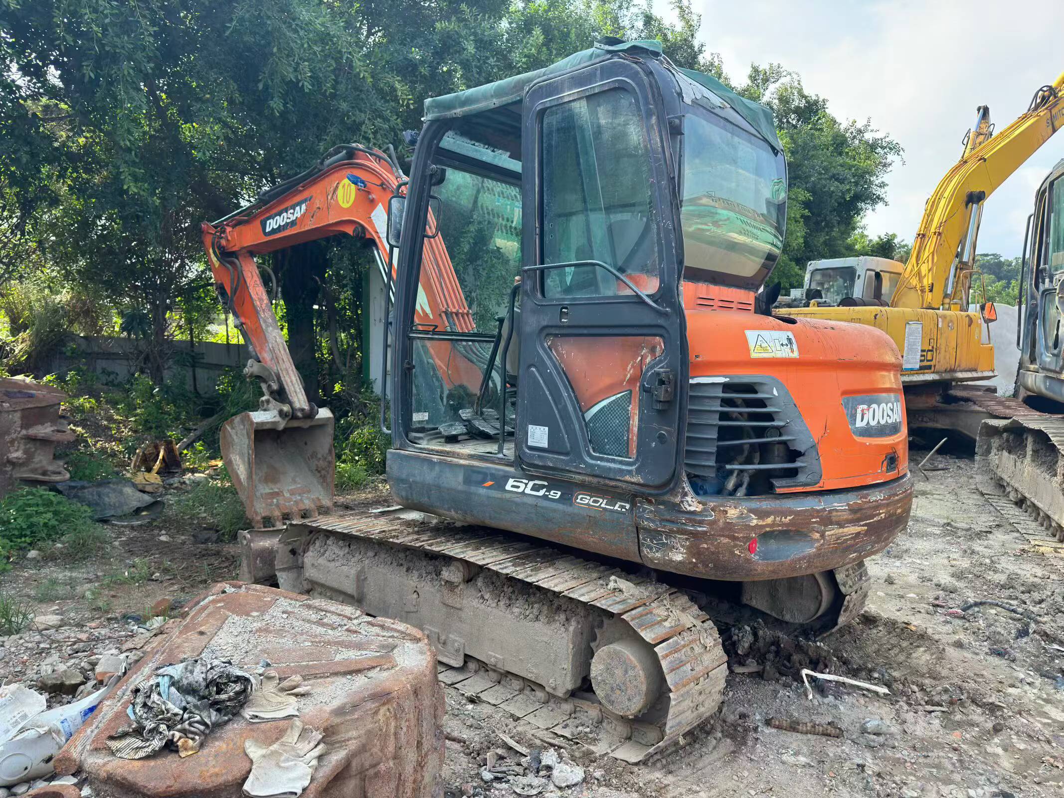 Buy Doosan DH60 Used Excavator / 7
