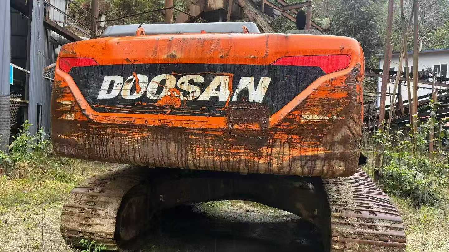 Buy Doosan DX260LC Used Excavator / 2