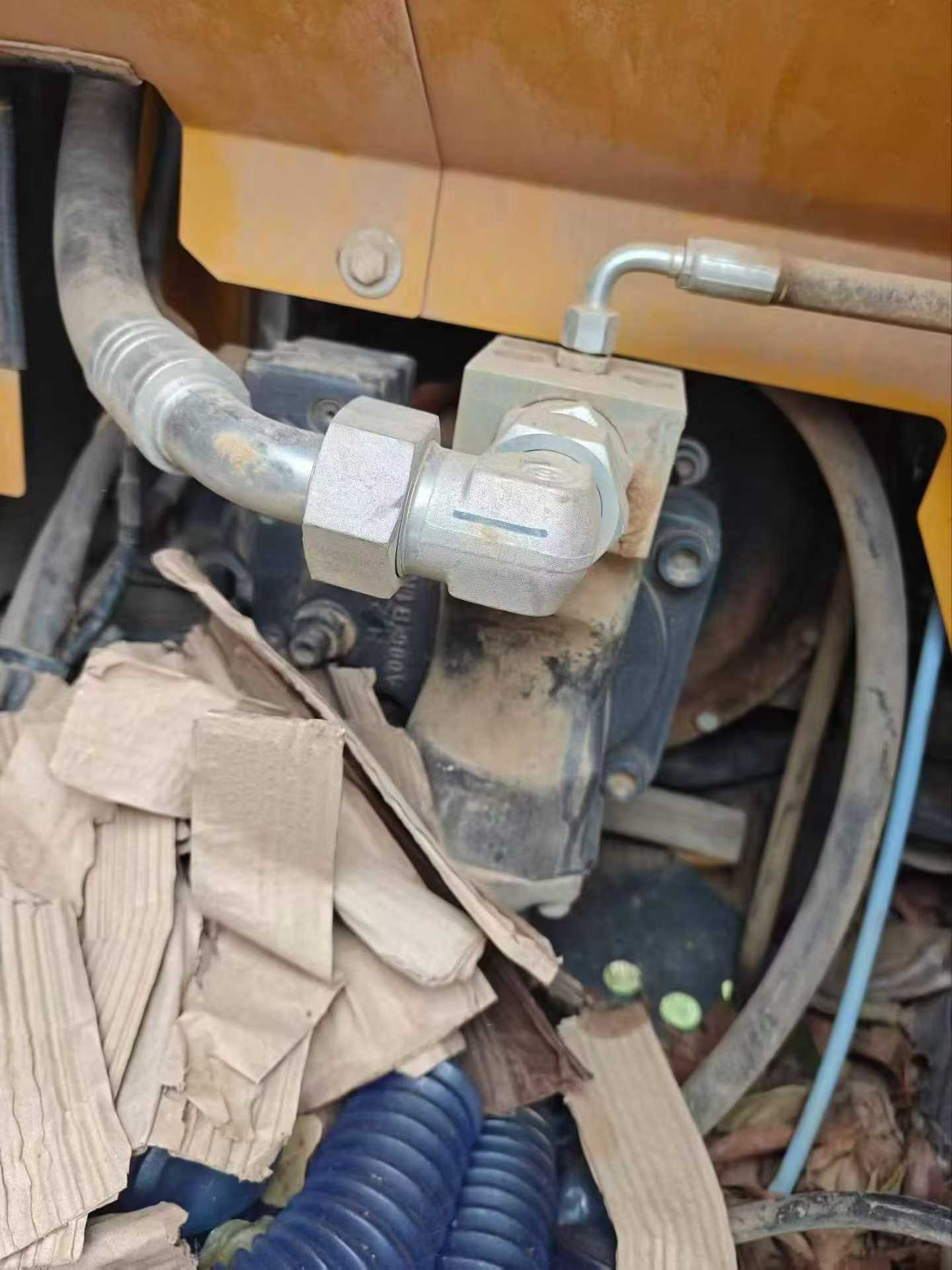 شراء حفارة XCMG XE75C مستعملة / 6