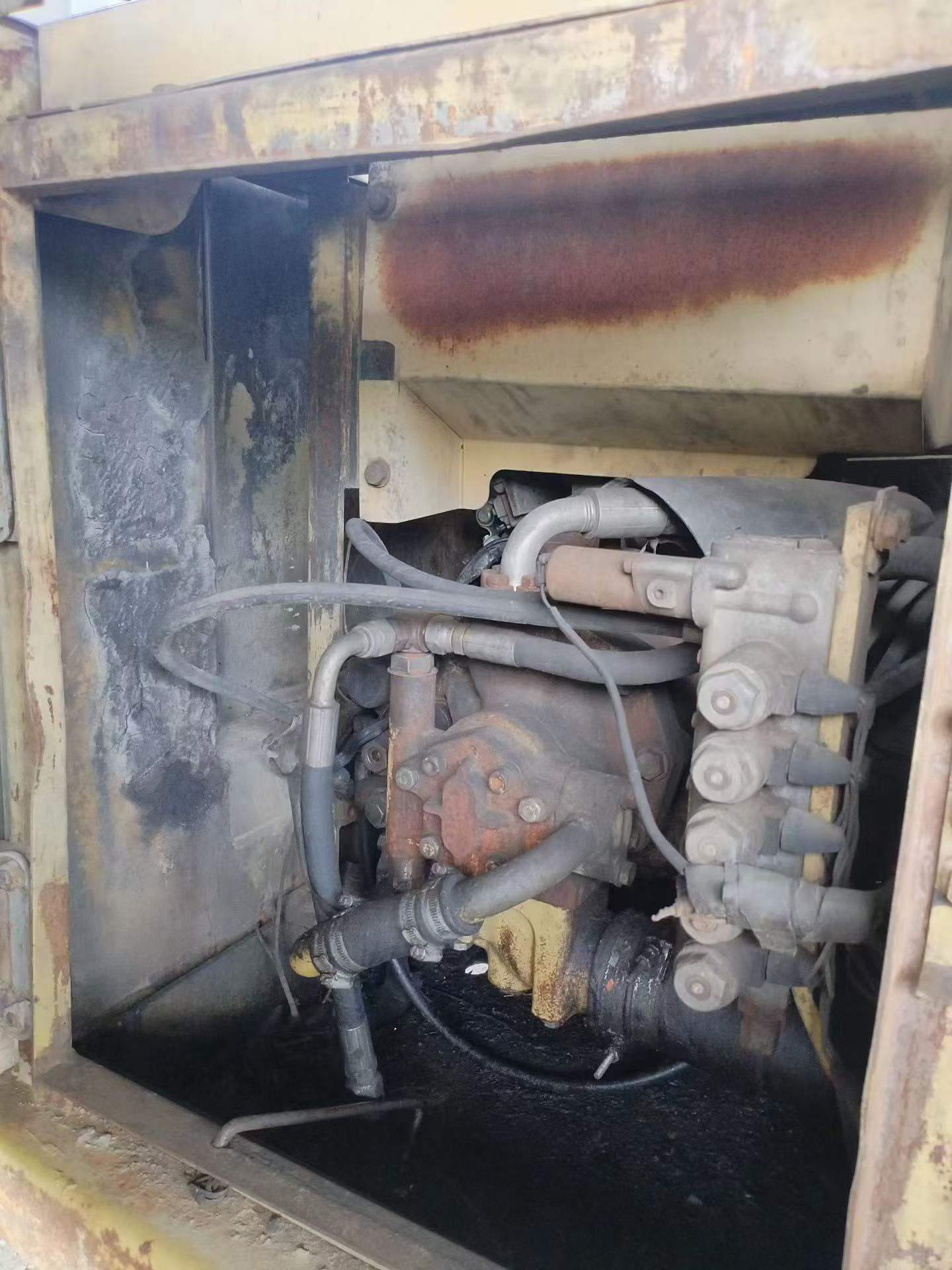 Buy Komatsu PC100 Used Excavator / 4