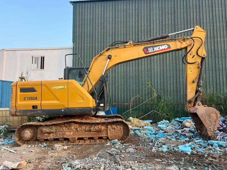 Buy XCMG XE135GA Used Excavator / 1