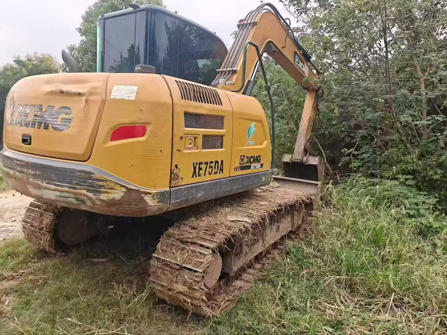 شراء حفارة XCMG XE75C مستعملة / 5