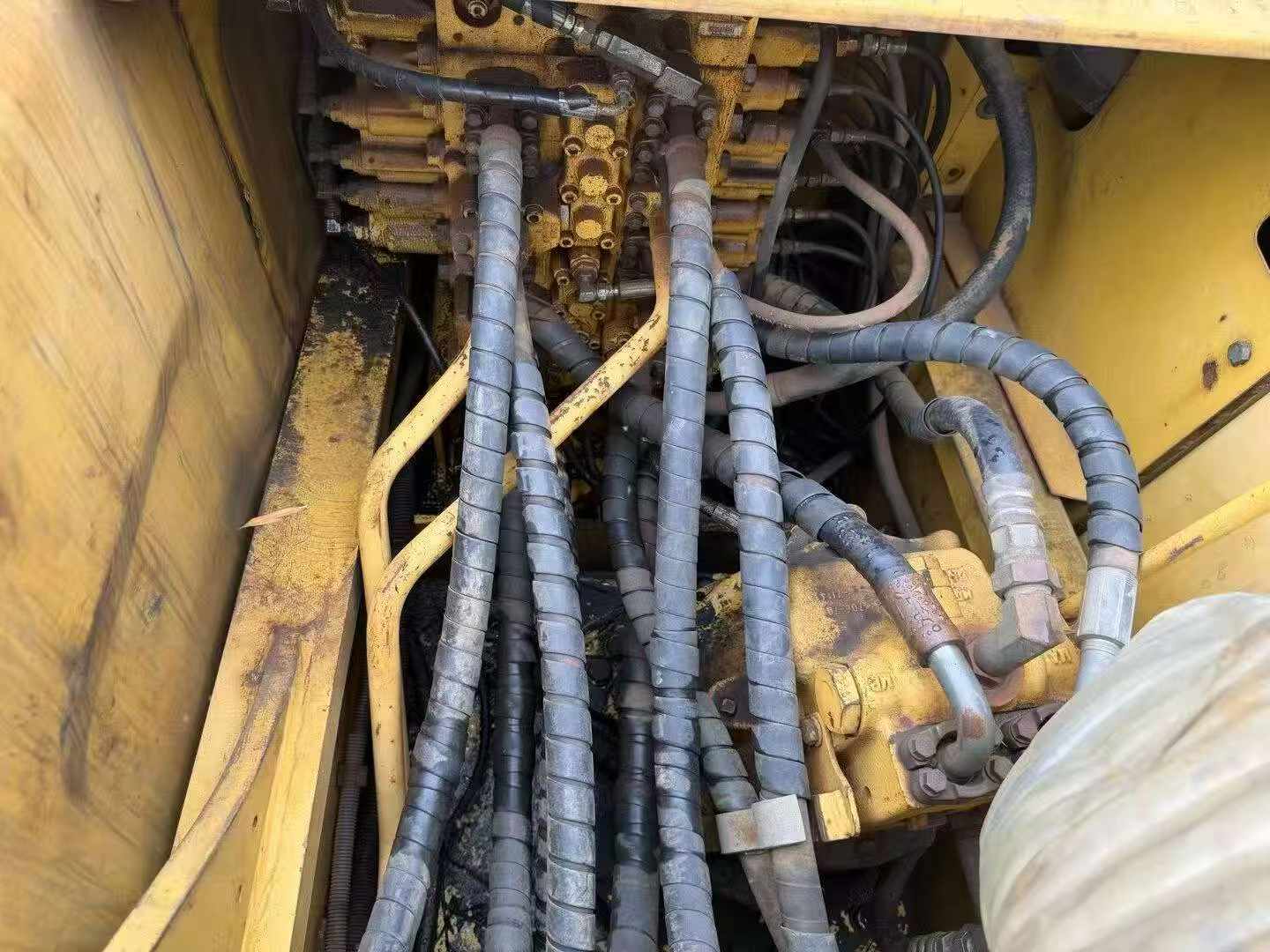 Buy Komatsu PC240-6 Used Excavator / 5