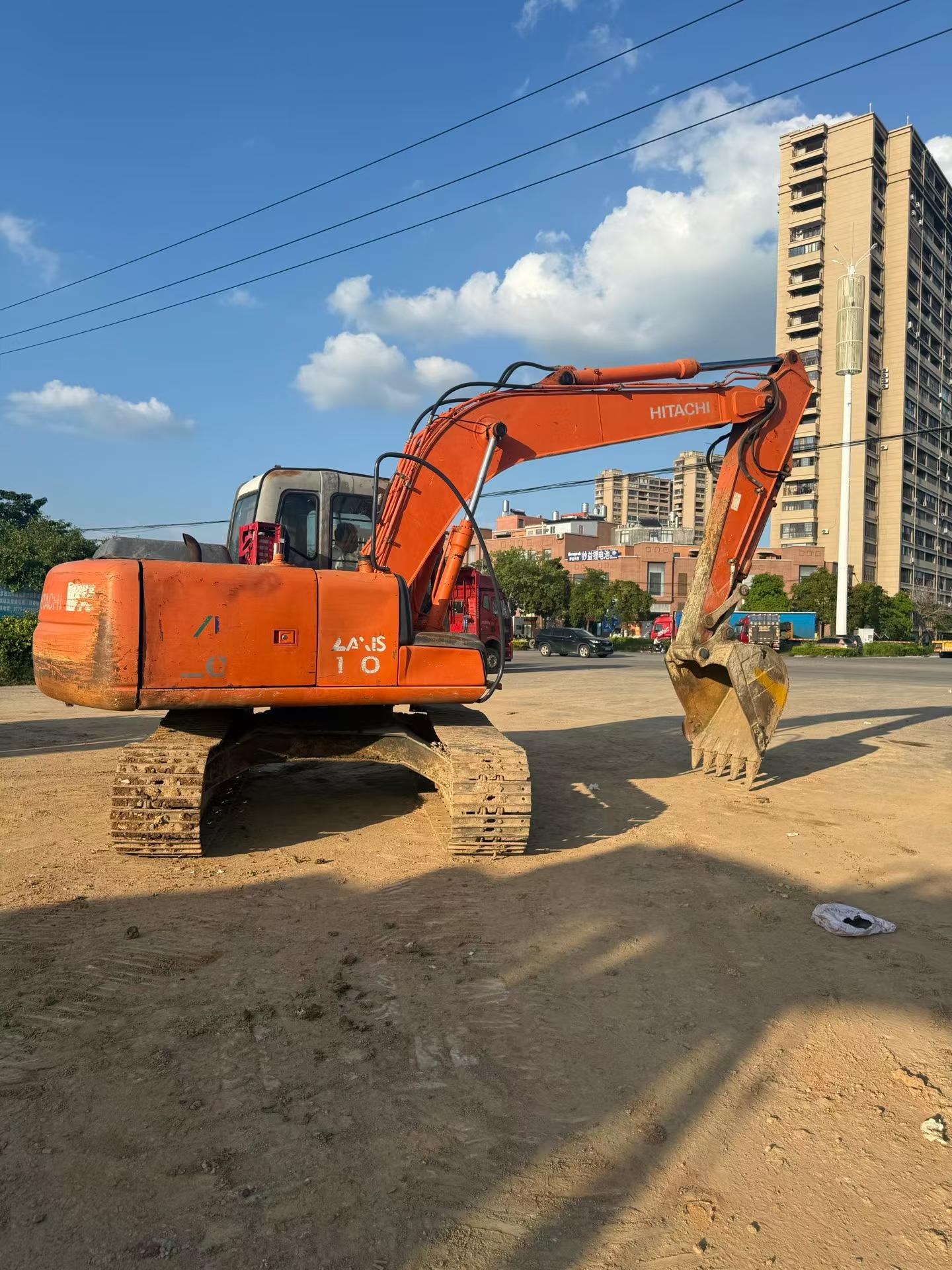Compre Excavadora Hitachi EX120-6 Usada / 9