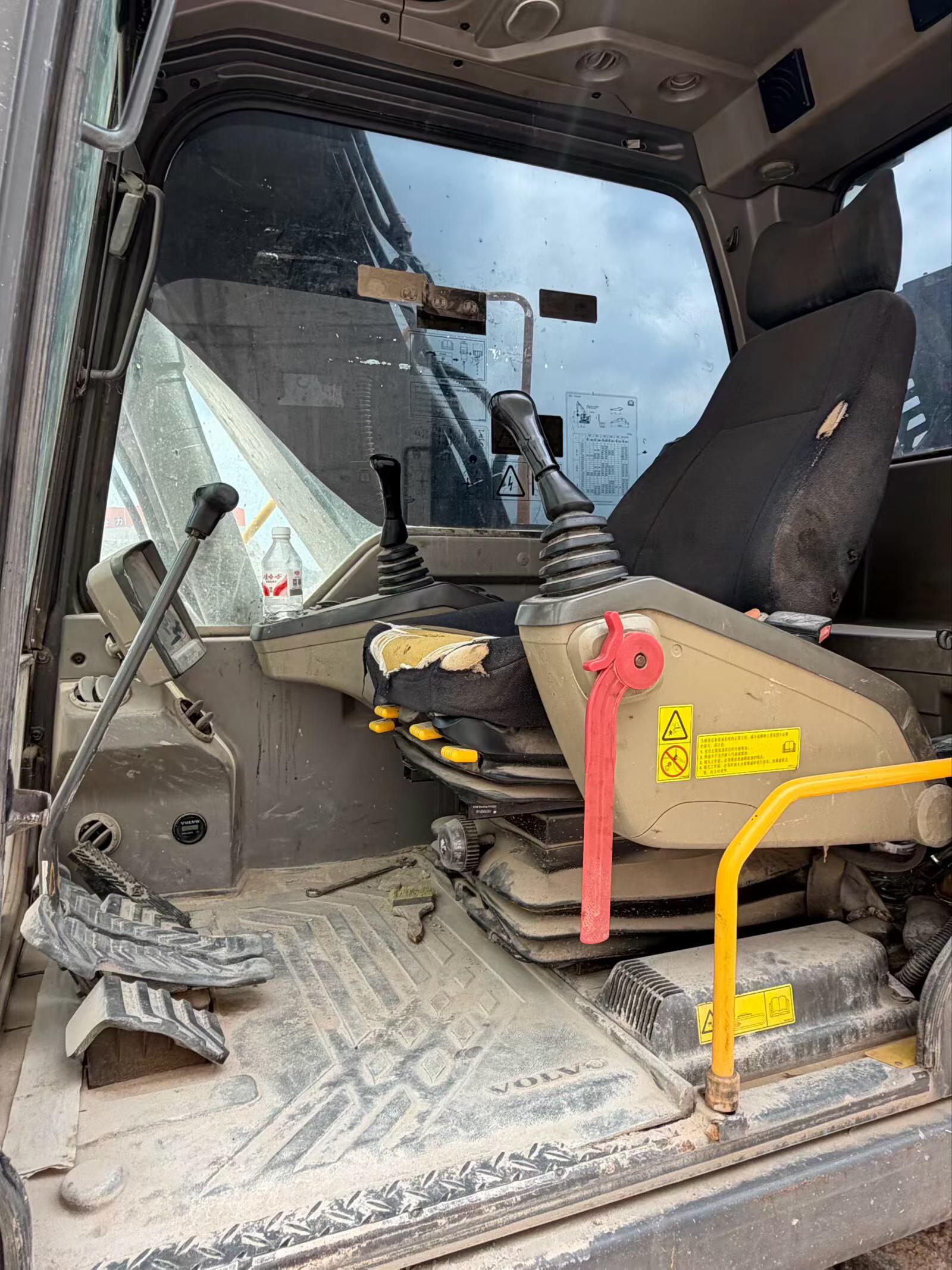 Buy Volvo L120E Used Excavator / 6