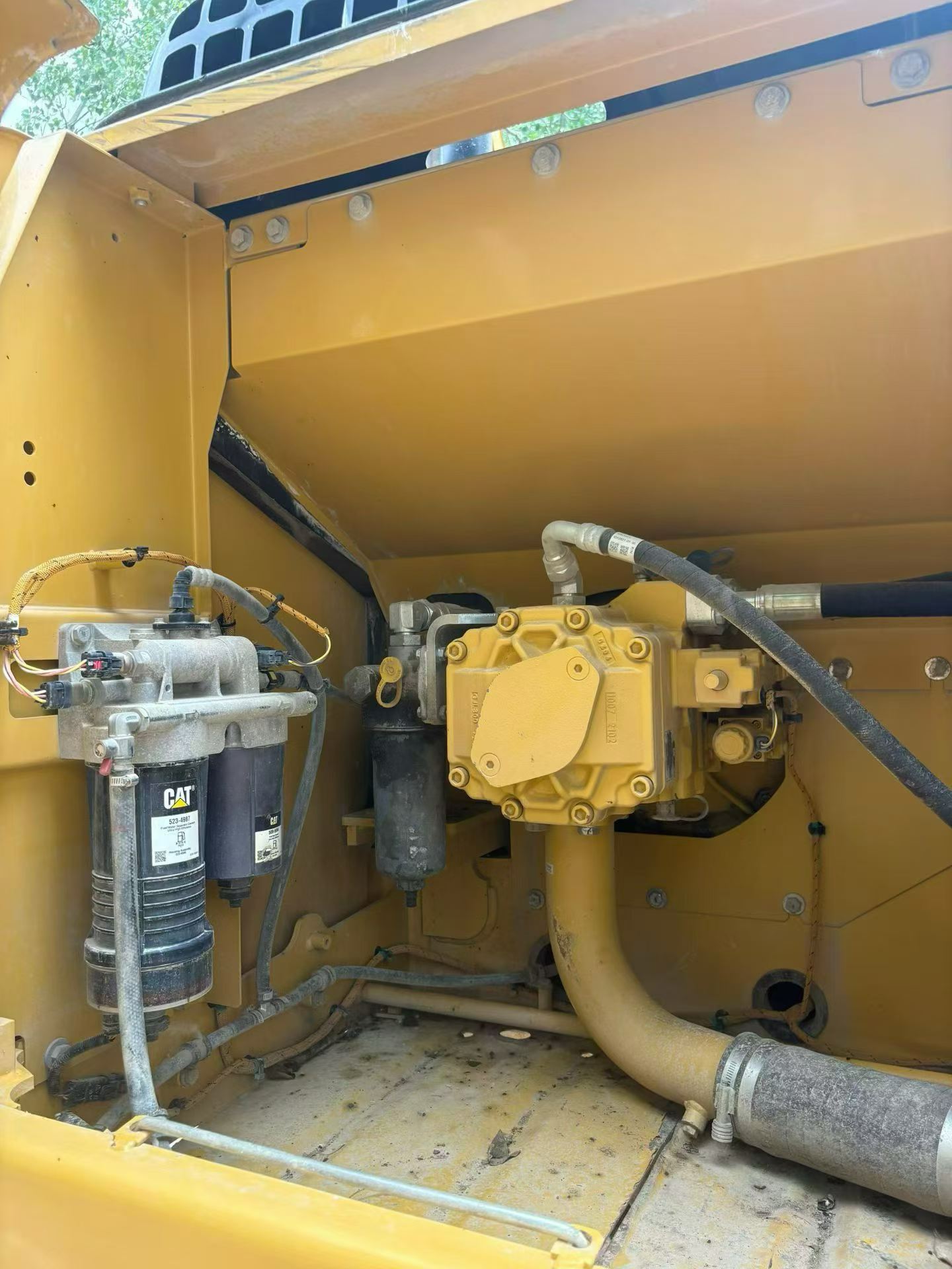 Buy Caterpillar 323 Used Excavator / 6