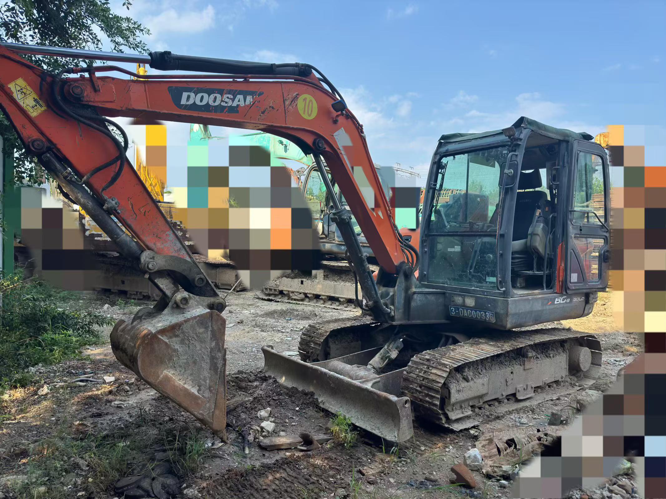 Buy Doosan DH60 Used Excavator / 3