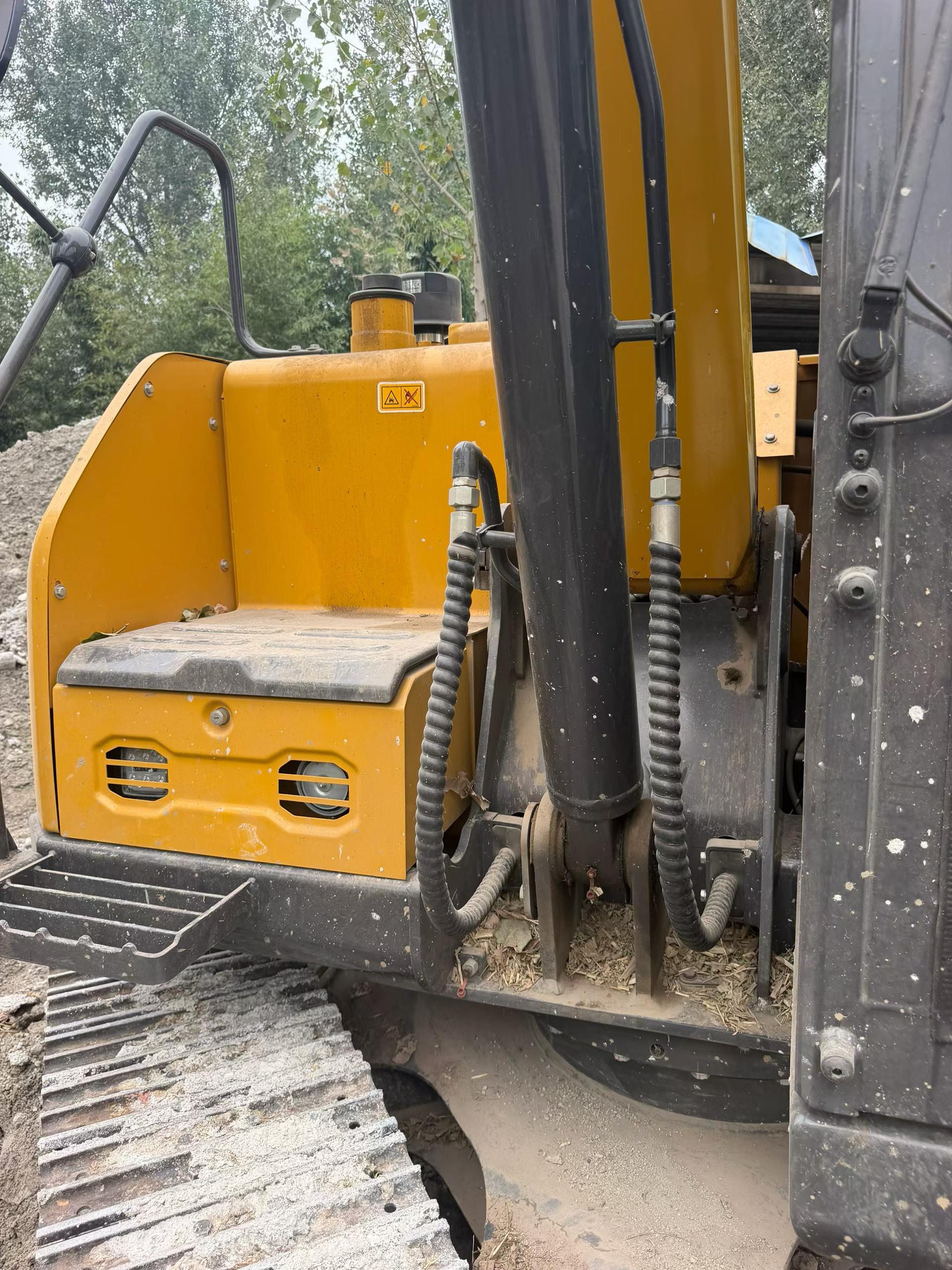 Buy XCMG XE75C Used Excavator / 5