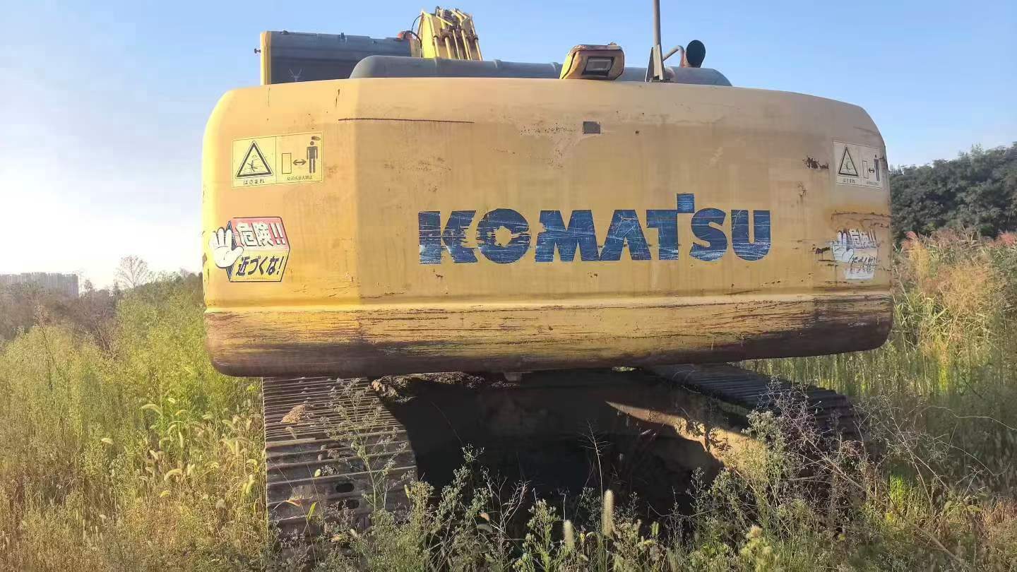 Buy Komatsu PC200 Used Excavator / 3