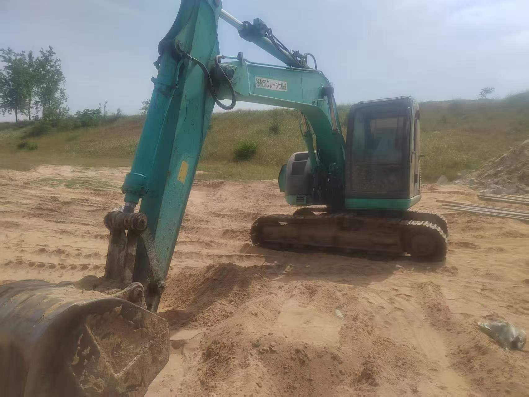 Buy Kobelco SK135SR Used Excavator / 2
