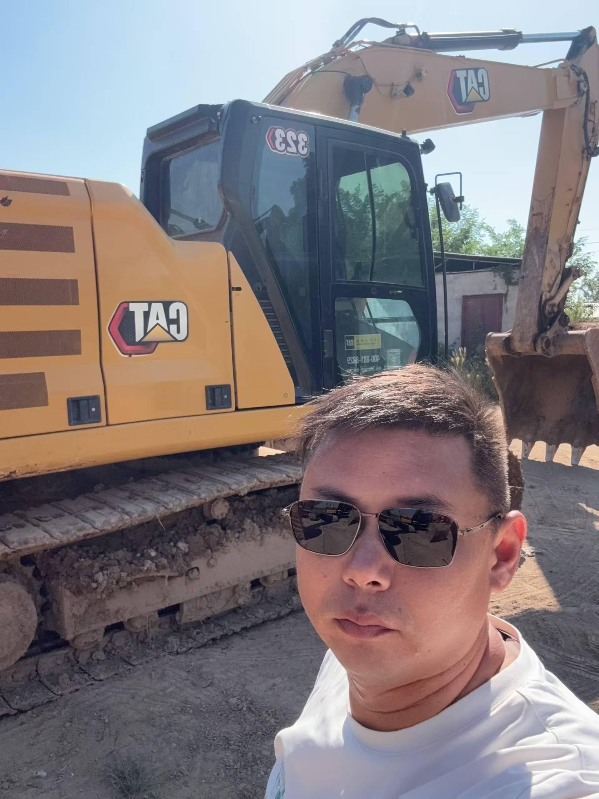 Buy Caterpillar 323 Used Excavator / 4