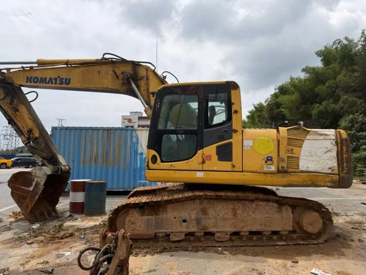 Buy Komatsu PC200-8 Used Excavator / 1