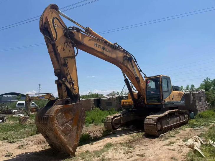 Buy Hyundai R385LVS Used Excavator / 1