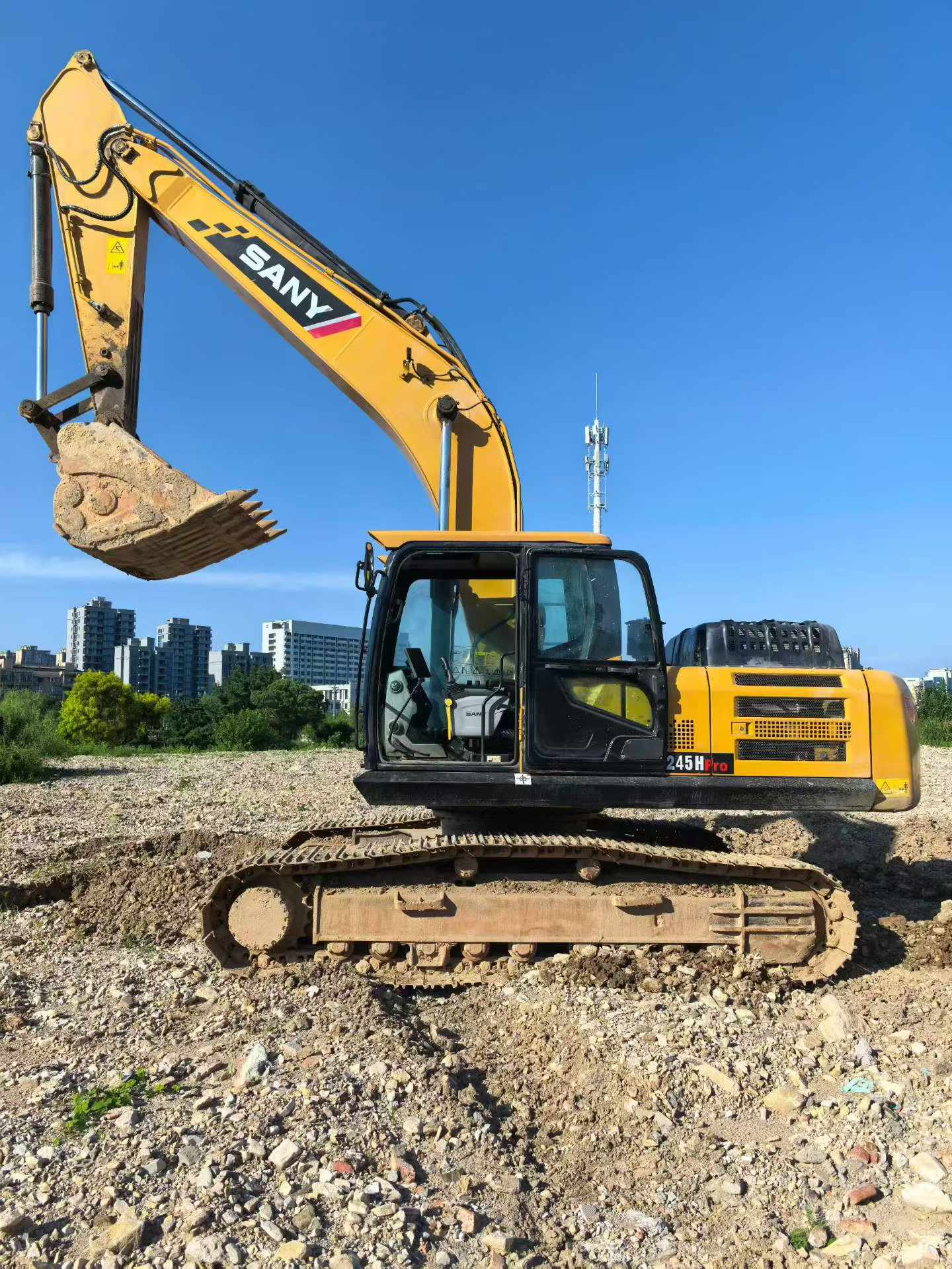 Buy Sany SY245H Used Excavator / 2