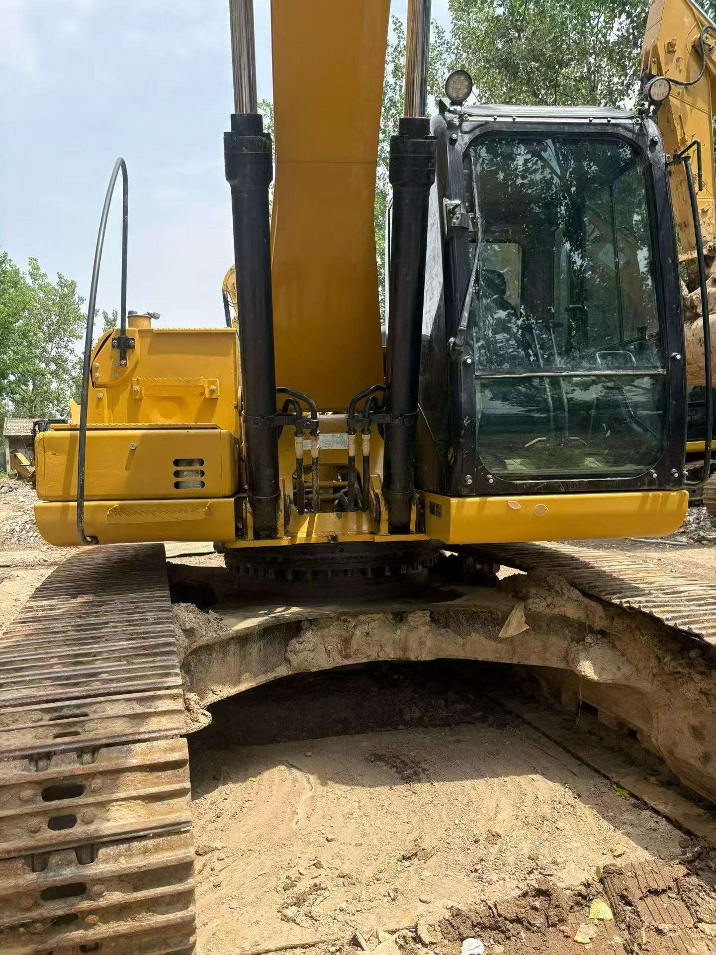 Buy Caterpillar 323 Used Excavator / 4