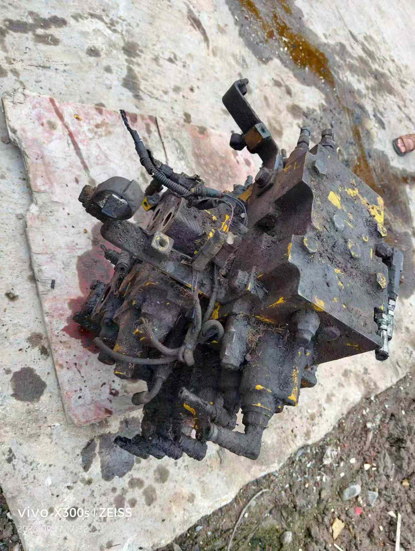 Buy Komatsu PC220-8 Used Excavator / 2