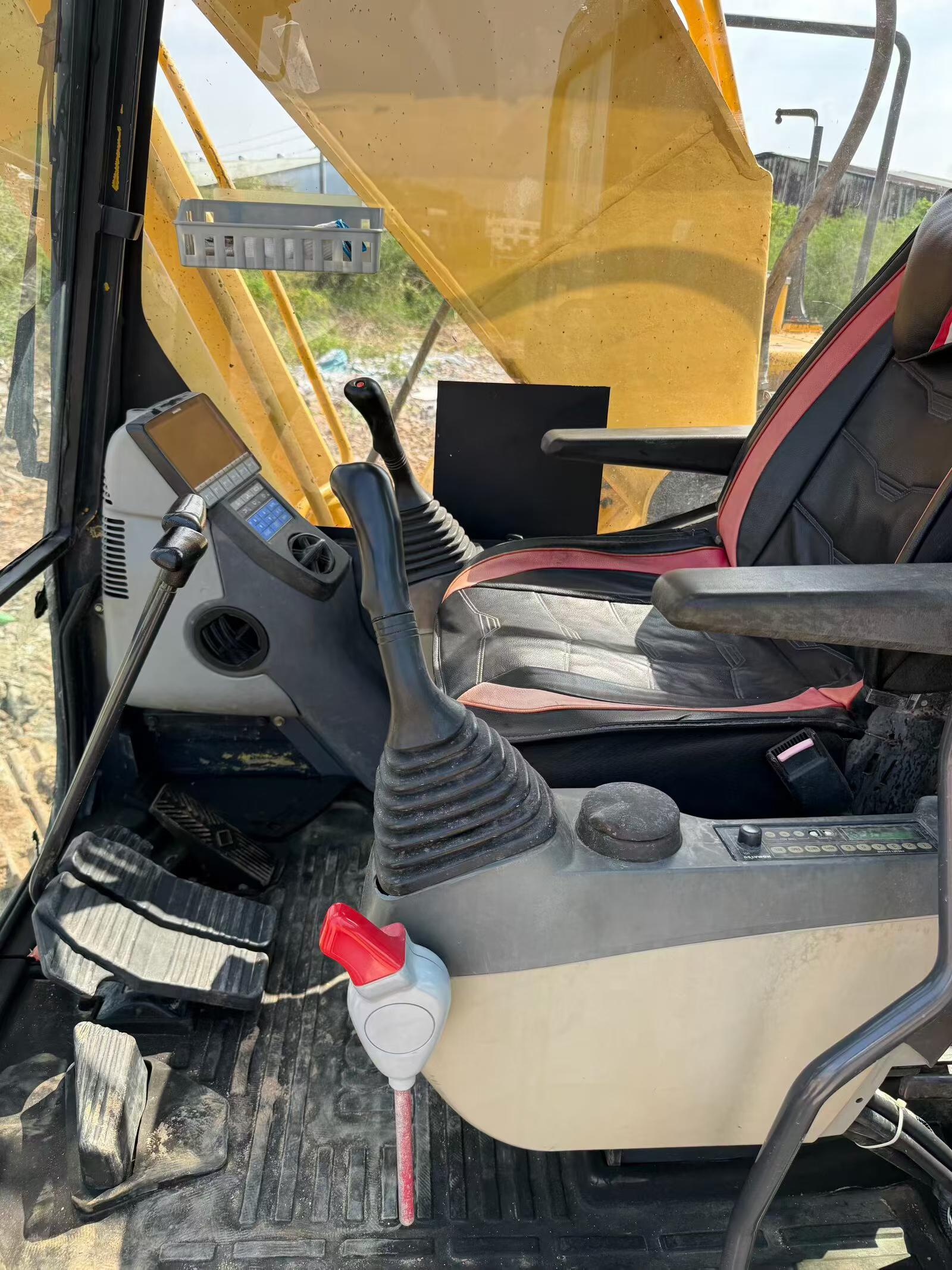 Compre Excavadora Komatsu PC240-6 Usada / 8
