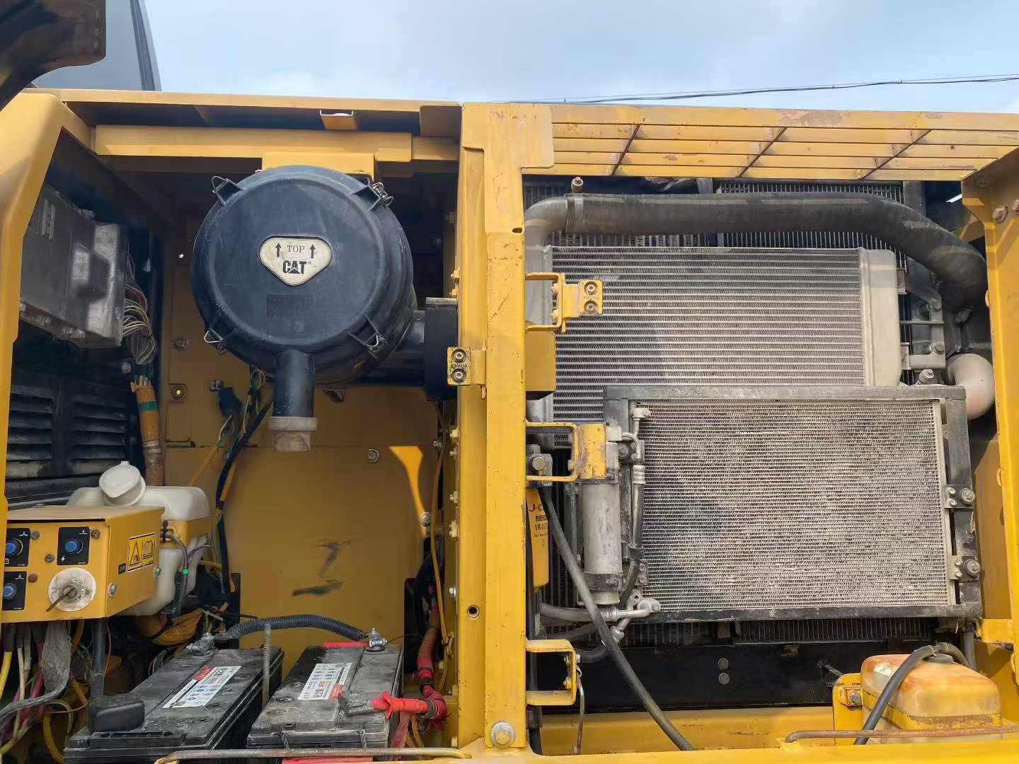 Buy Caterpillar 320D Used Excavator / 3