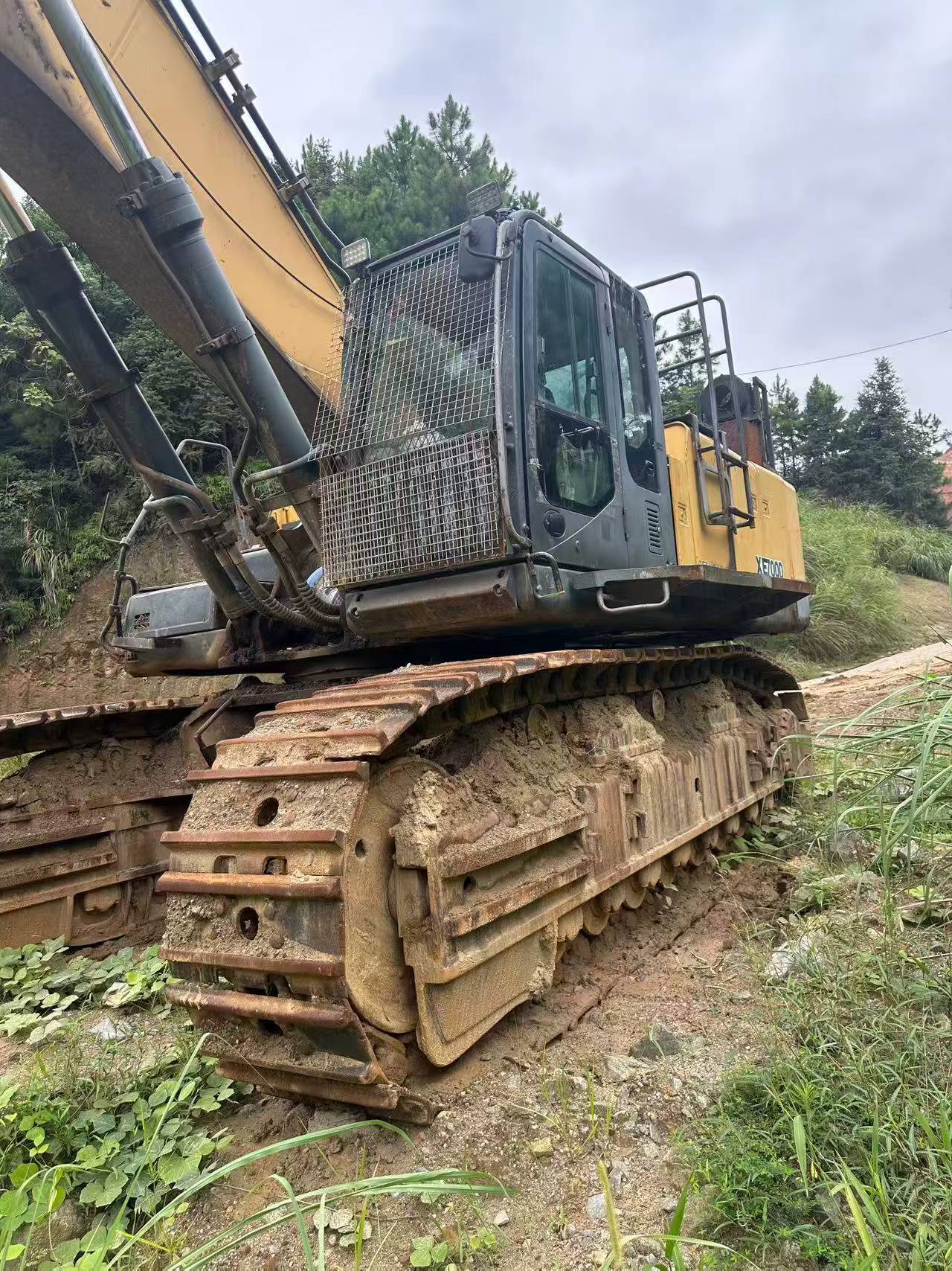 Compre Escavadeira XCMG XE700C Usada / 3