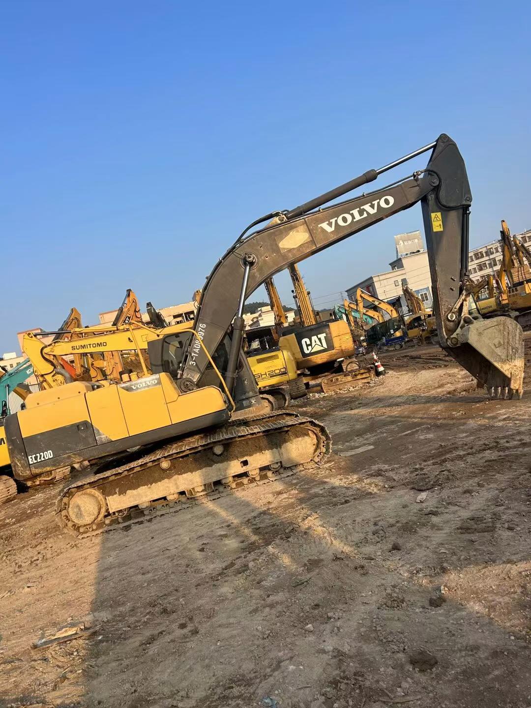 Купить Volvo EC220D Подержанный Экскаватор