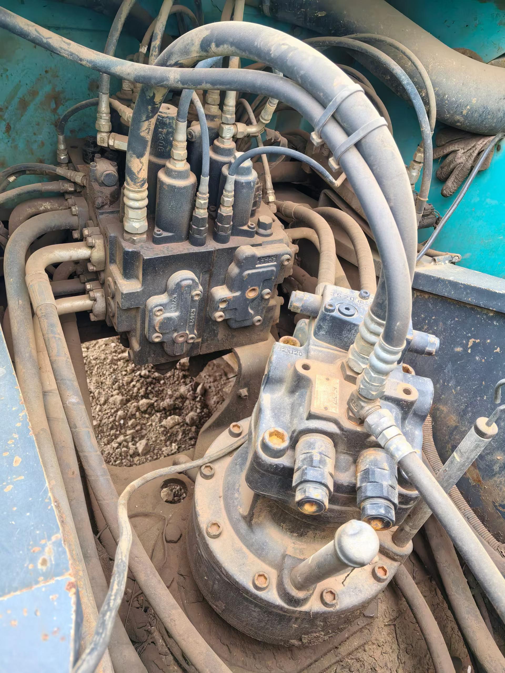 Compre Excavadora Kobelco SK210 Usada / 6