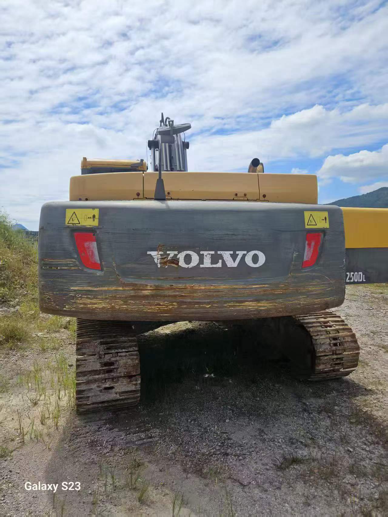 شراء حفارة Volvo EC250DL مستعملة / 2
