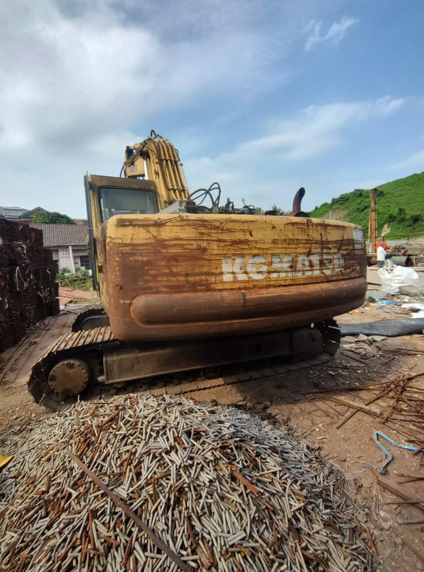 شراء حفارة Komatsu PC200-6 مستعملة / 3