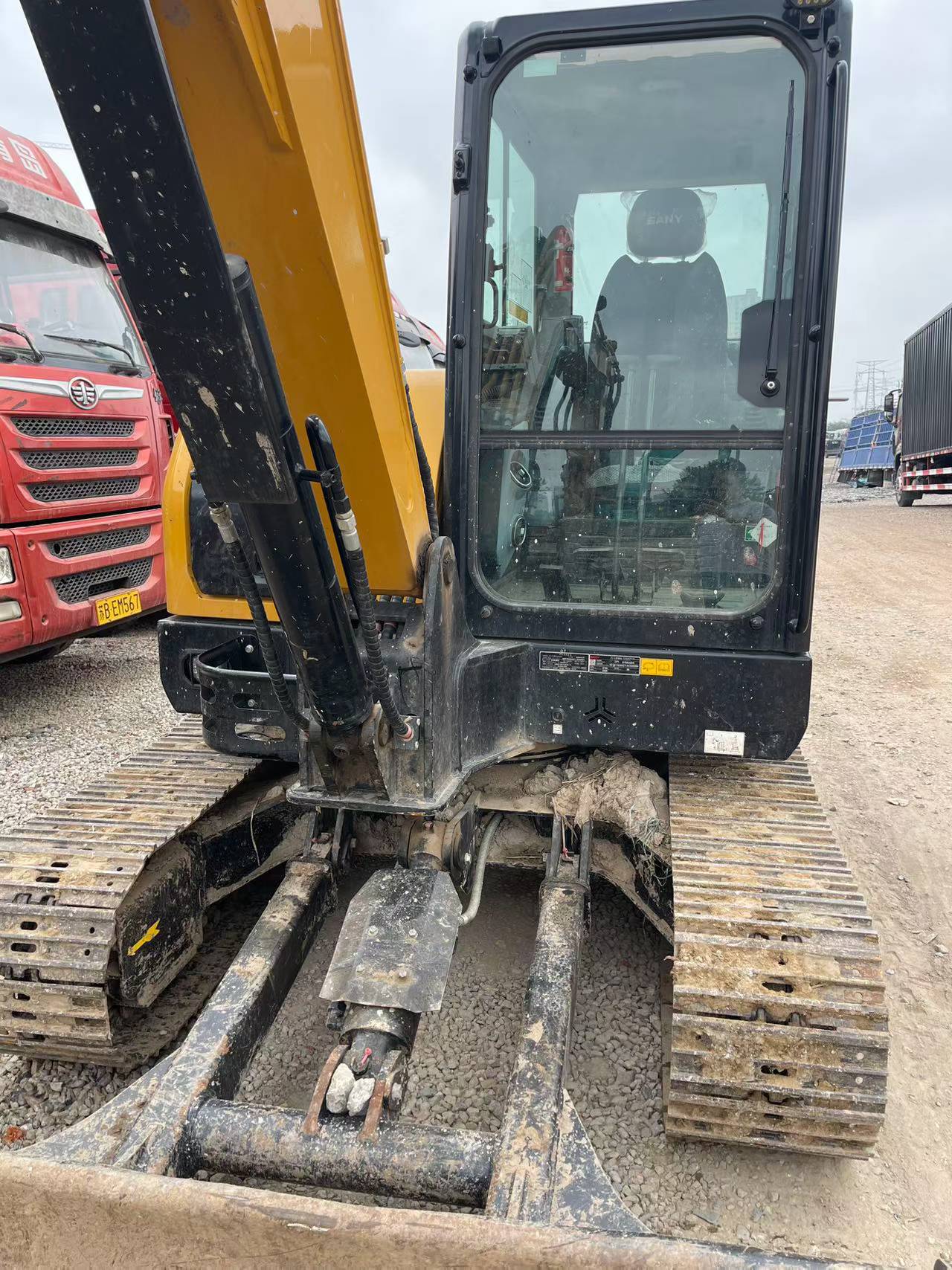Compre Excavadora Sany SY55 Usada / 7