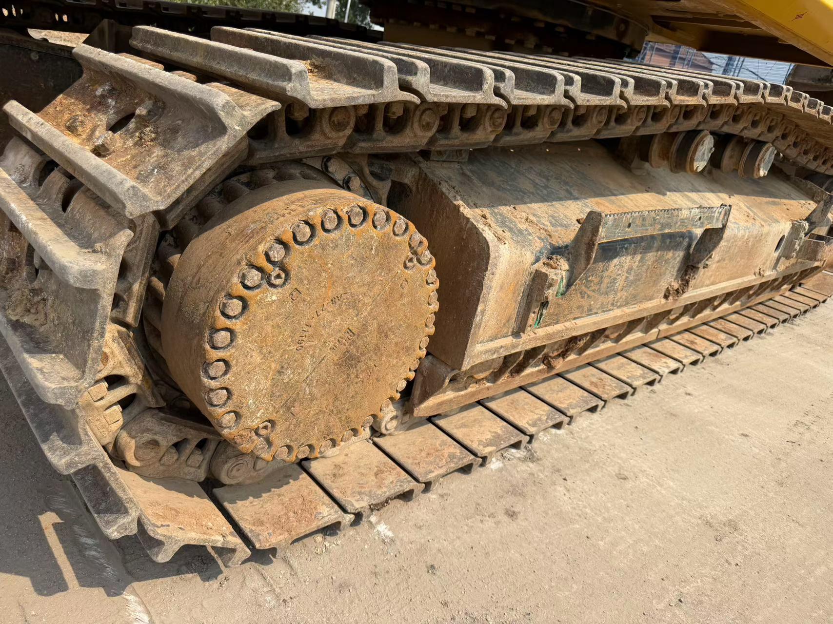Compre Excavadora Komatsu PC520LC-11M0 Usada / 3