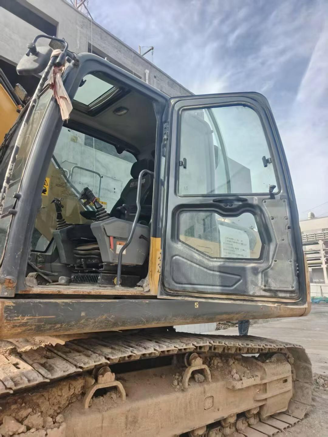 Купить Подержанный Экскаватор XCMG XE205DA / 5