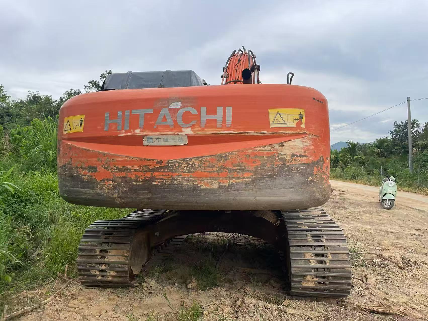 شراء حفارة Hitachi ZW250 مستعملة / 3