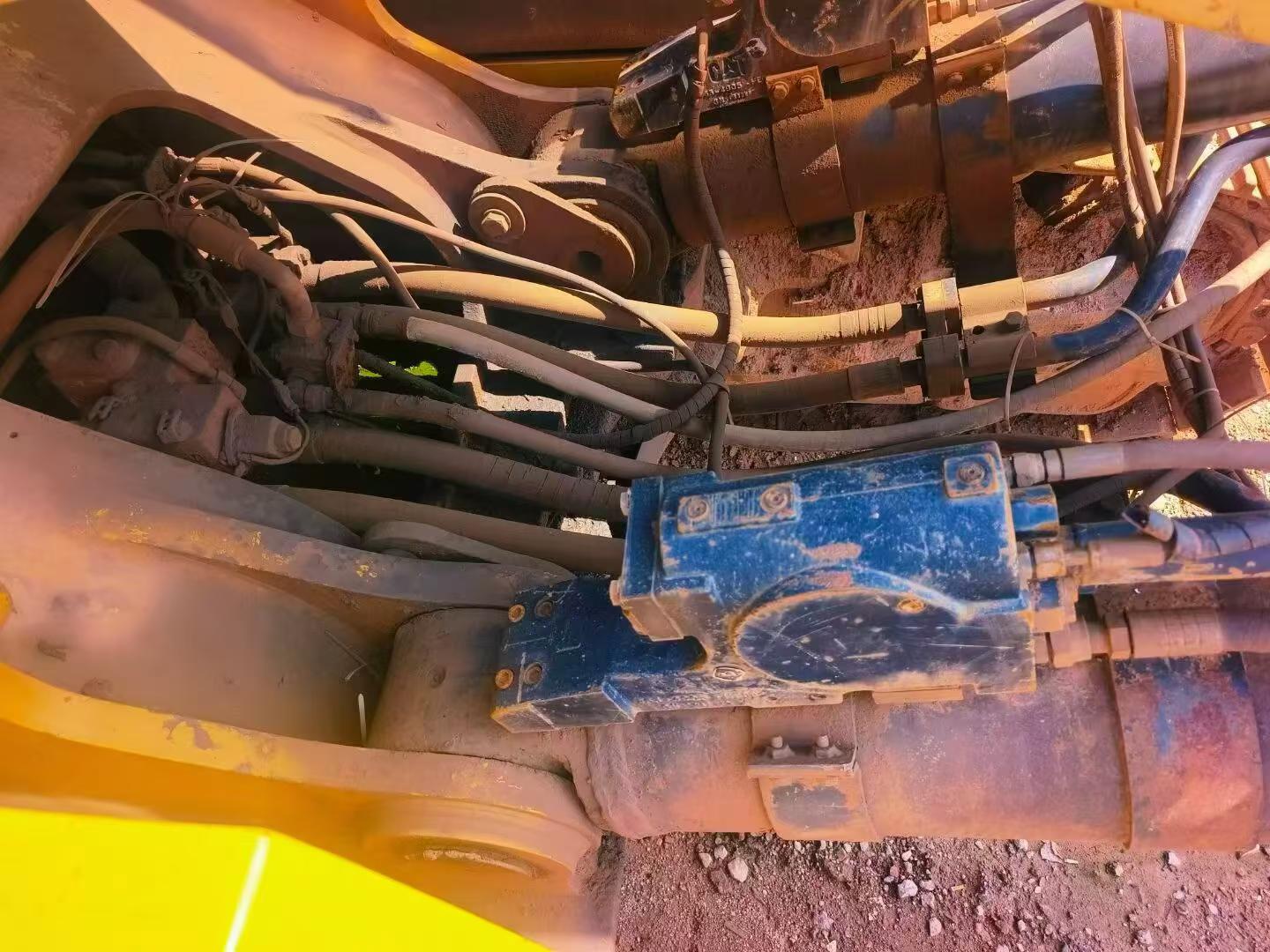 Compre Escavadeira Caterpillar 374D Usada / 6
