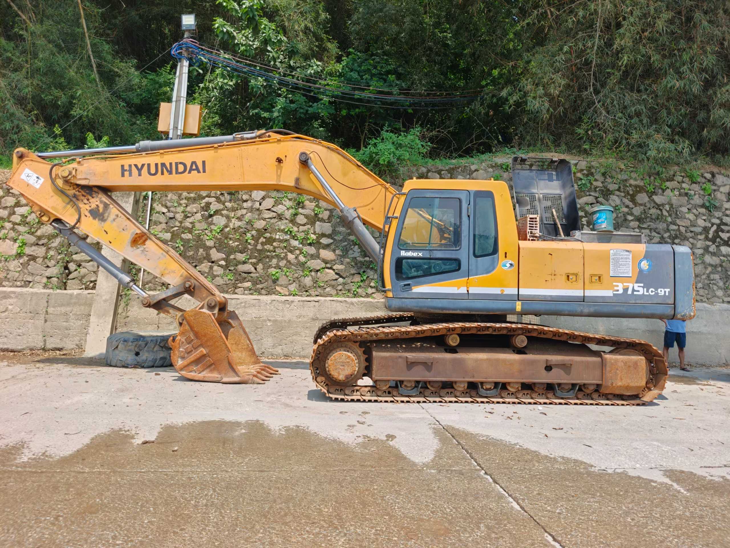 Comprar Hyundai R335-7 Usado Excavadora