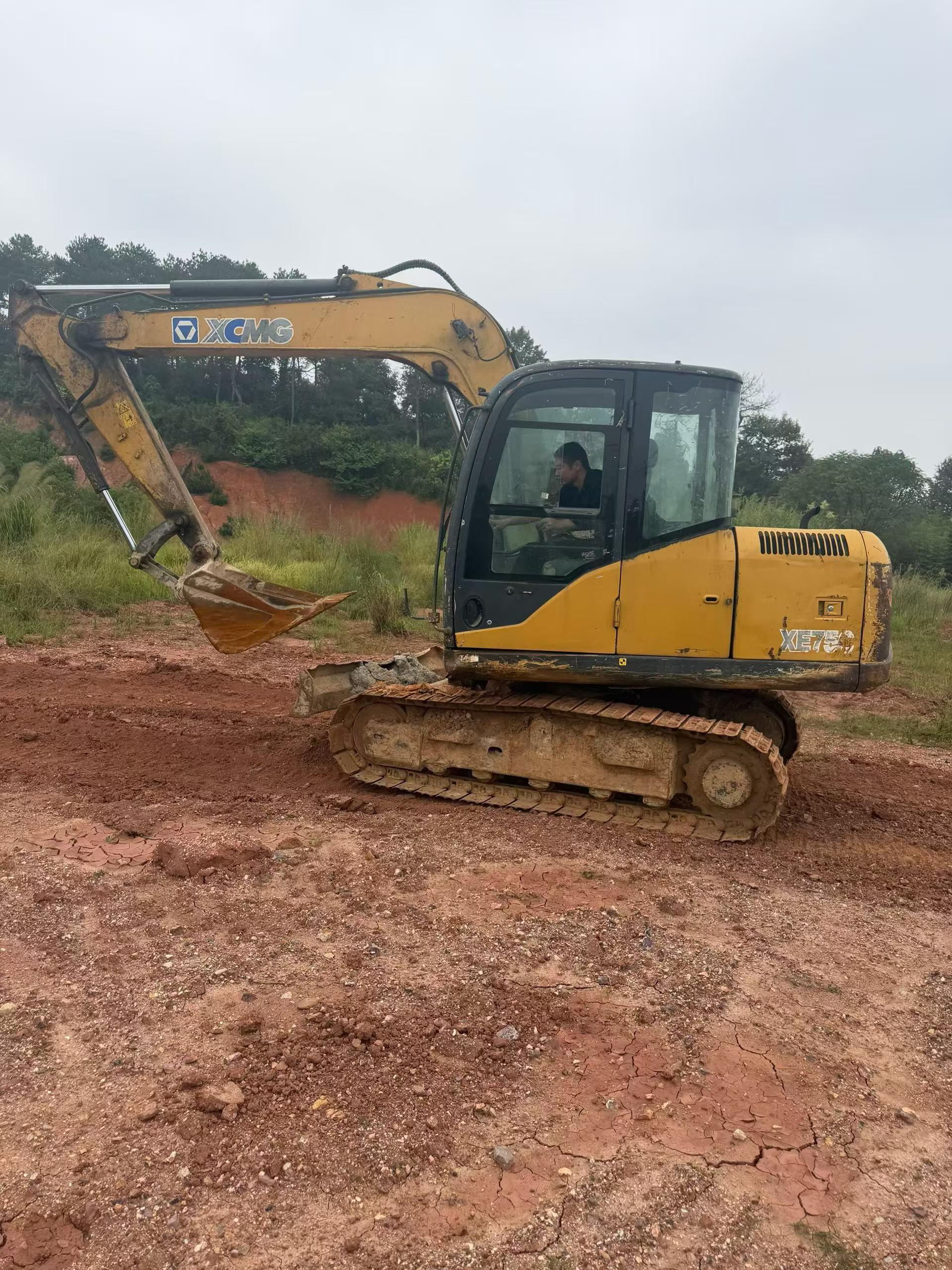 Купить Подержанный Экскаватор XCMG XE75D / 4