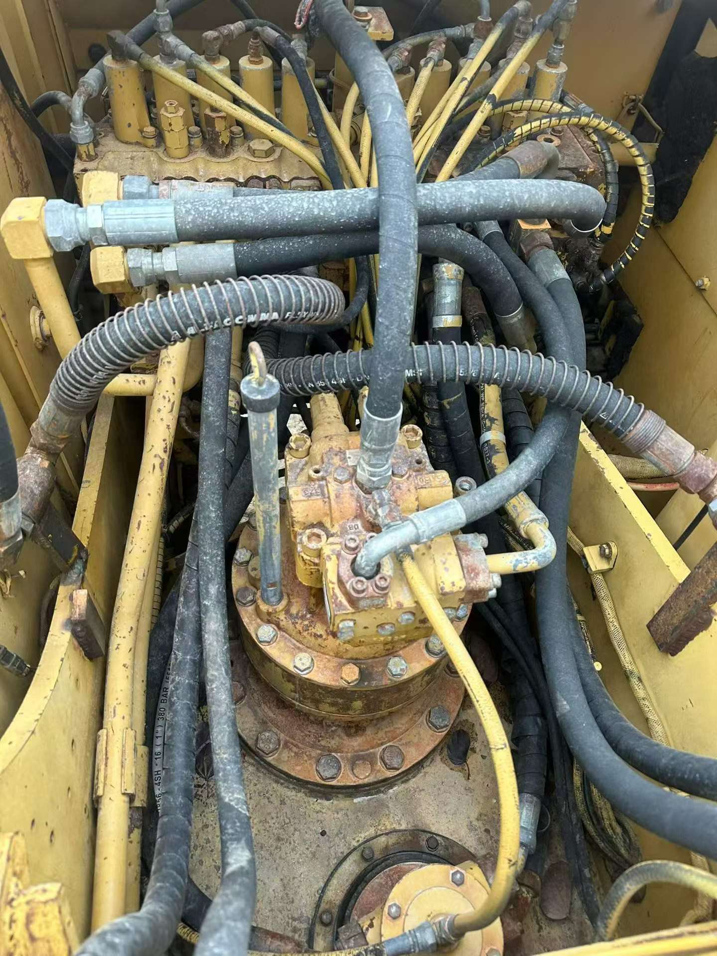 Compre Excavadora Caterpillar 320C Usada / 7