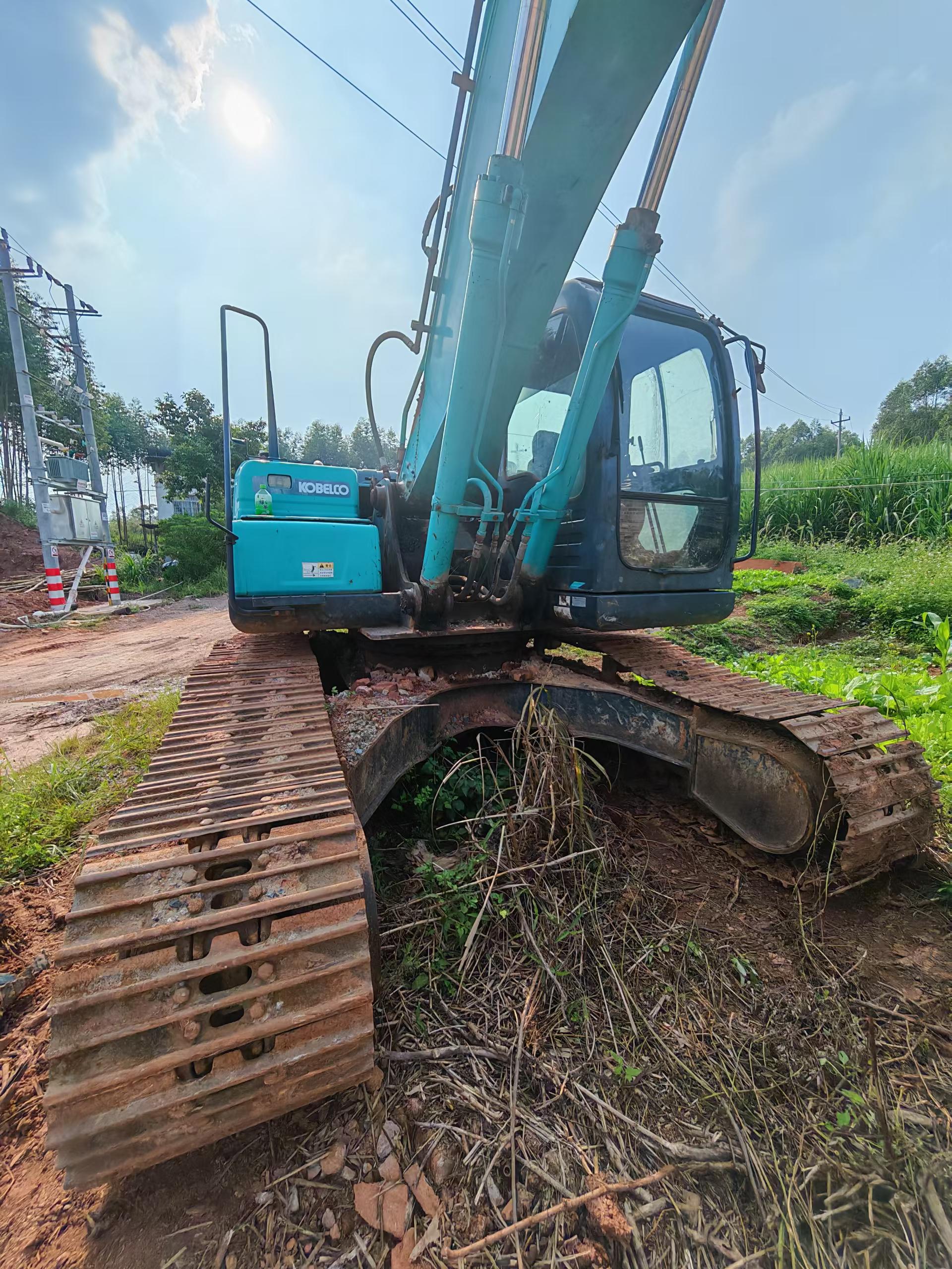 Compre Escavadeira Kobelco SK210 Usada / 7